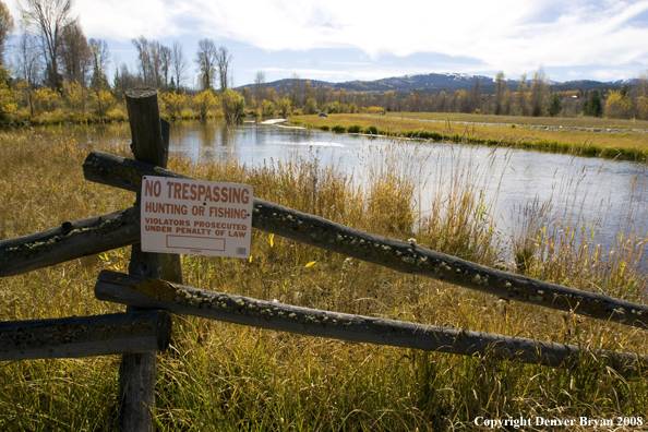 No trespassing sign