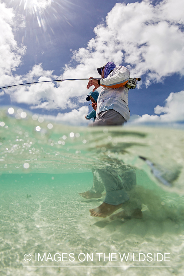 Flyfisherman and guide flyfishing for Bonefish and Permit.