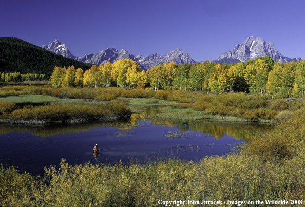 Flyfishing on Snake River in Wyoming