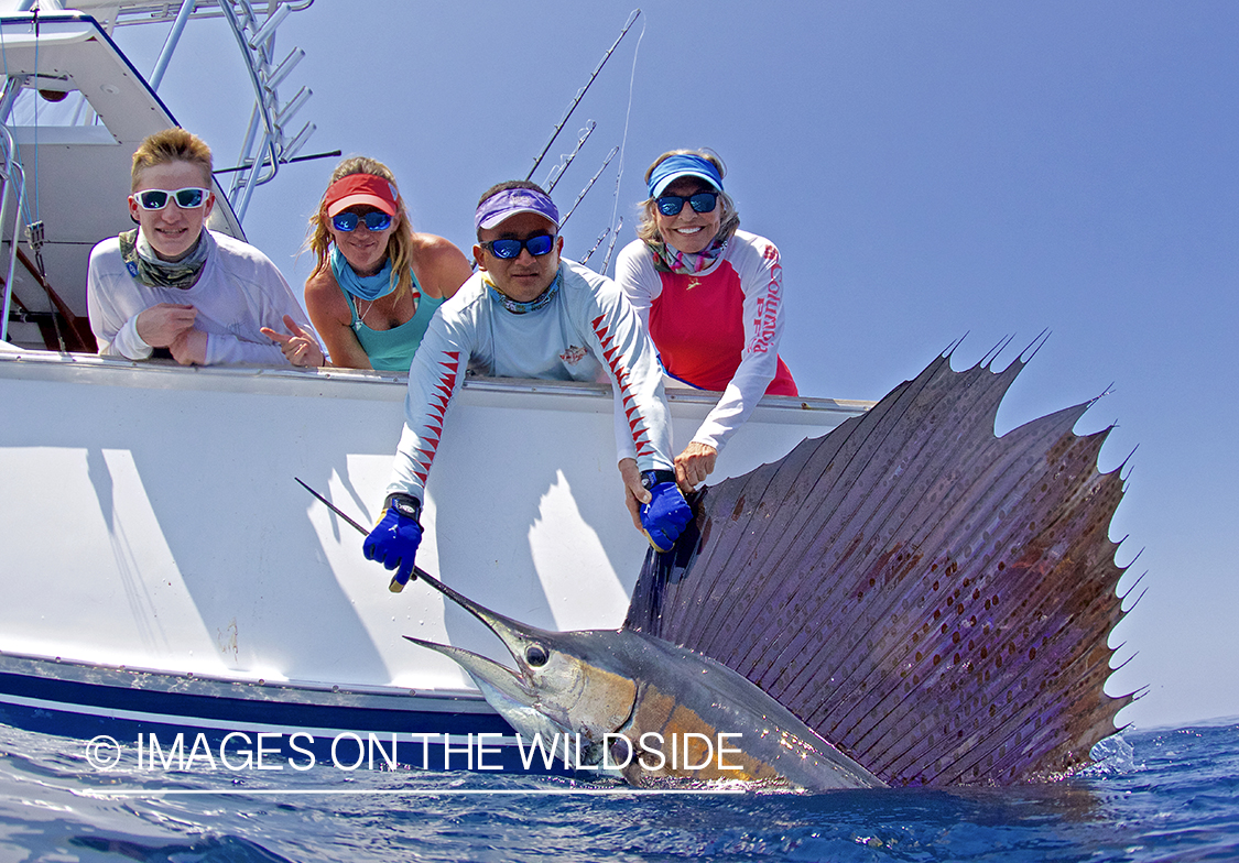 Flyfisherman landing Sailfish.