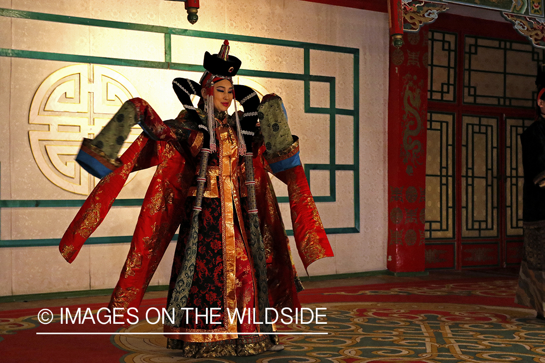 Mongolain folk costume/dancer, Ulaanbaatar city tour.